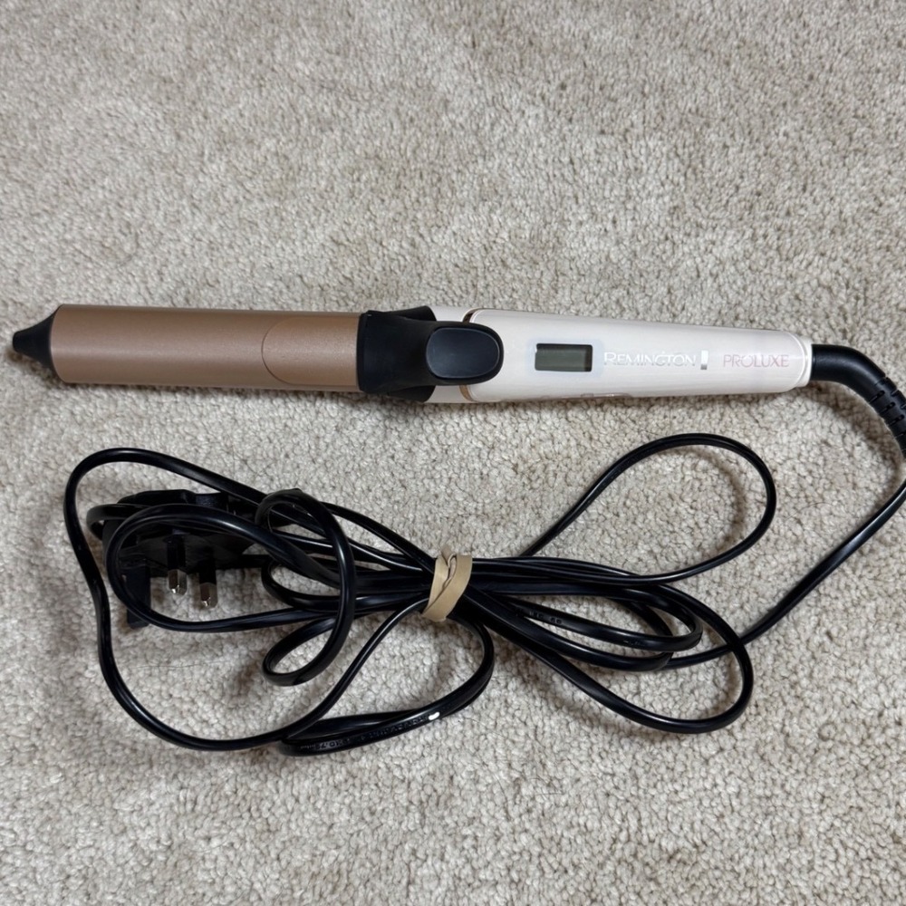 Remington ProLuxe Curling‎ Wand CI9132 Ceramic Digital Display Type G Plug